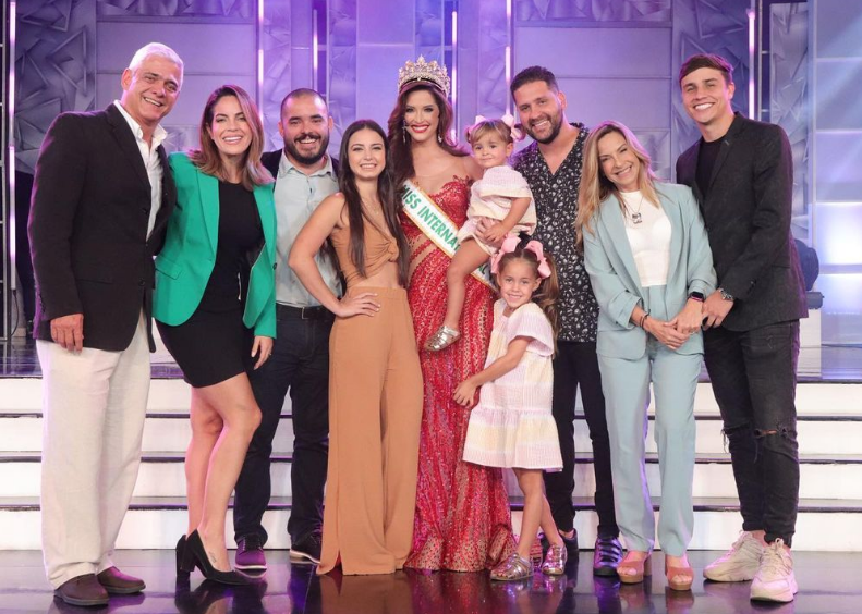 Diana Silva, Miss Venezuela 2022 y su familia.